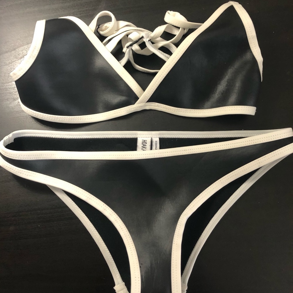 Hoaka swimwear